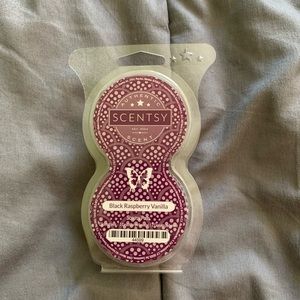 Black raspberry vanilla pods